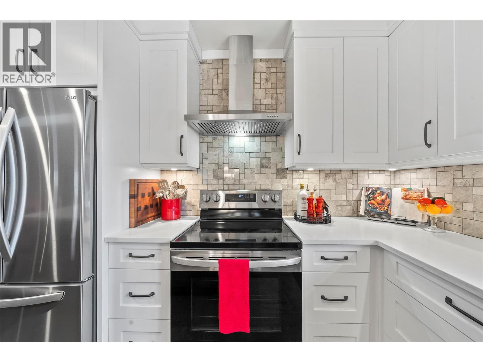 Gallery Images - 2822 Juniper Crescent, Blind Bay, BC