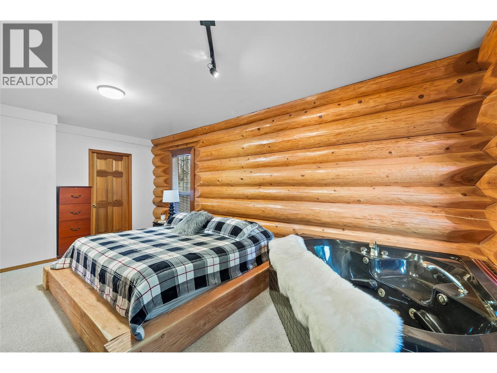 Gallery Images - 2822 Juniper Crescent, Blind Bay, BC
