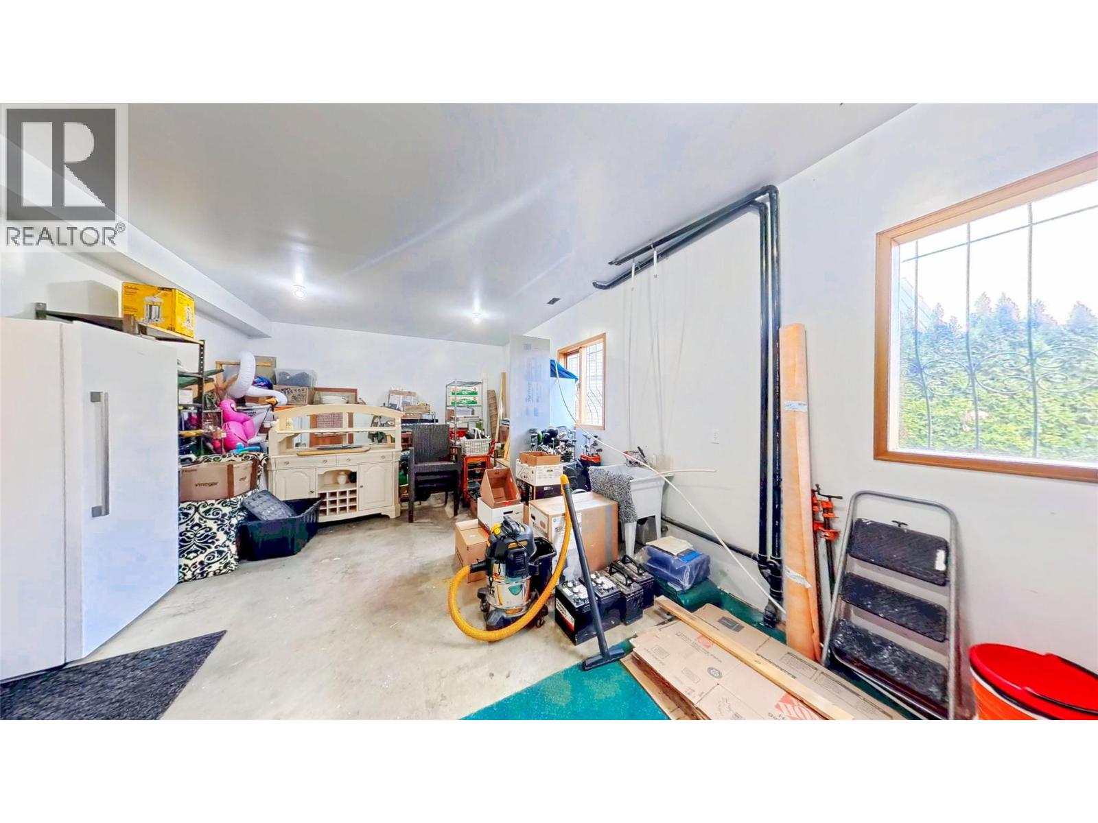 Gallery Images - 2822 Juniper Crescent, Blind Bay, BC