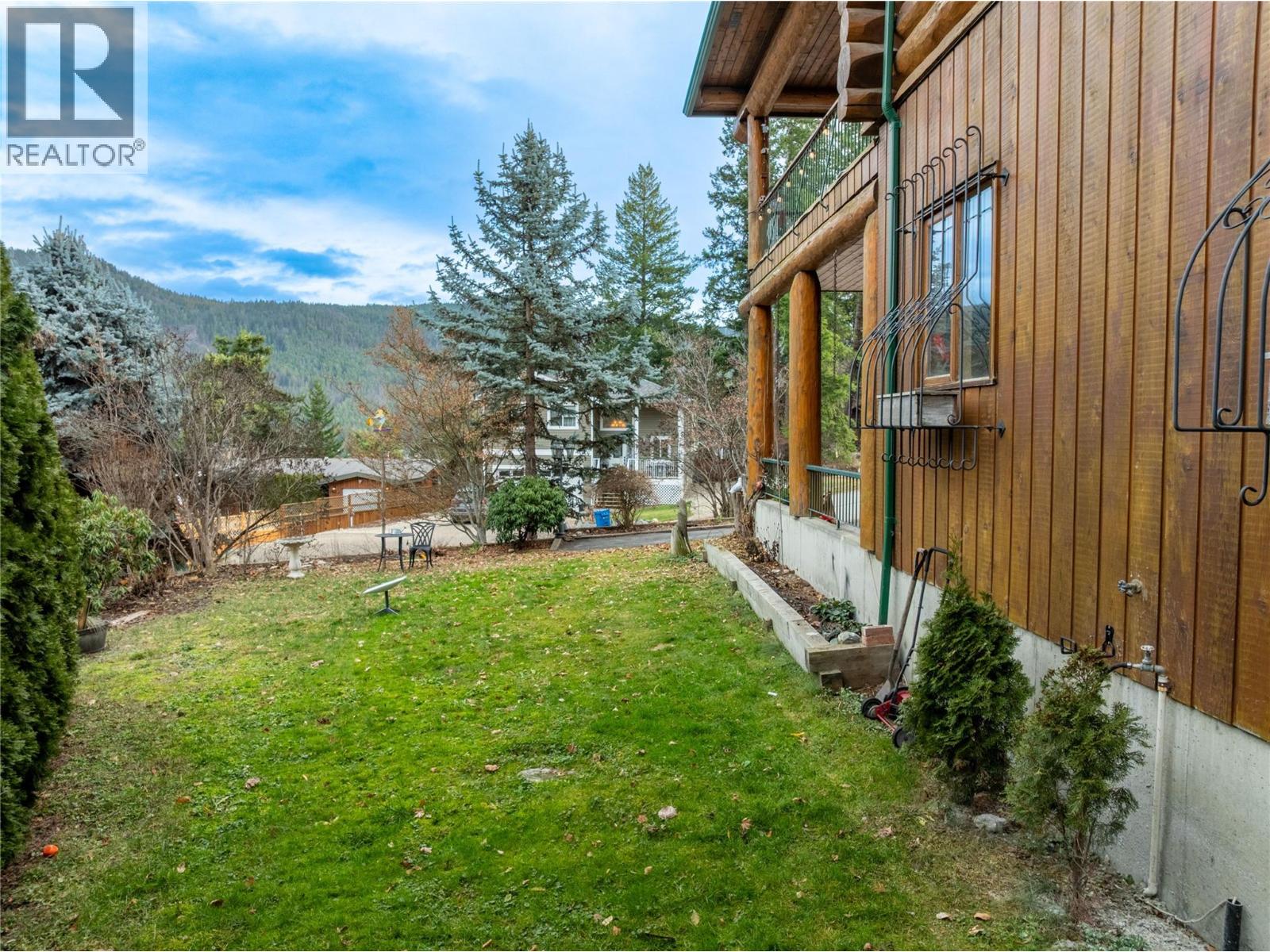 Gallery Images - 2822 Juniper Crescent, Blind Bay, BC