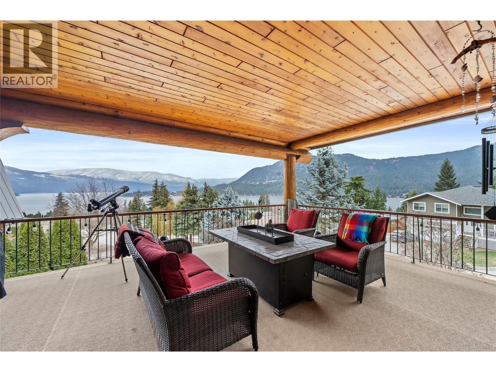 Gallery Images - 2822 Juniper Crescent, Blind Bay, BC