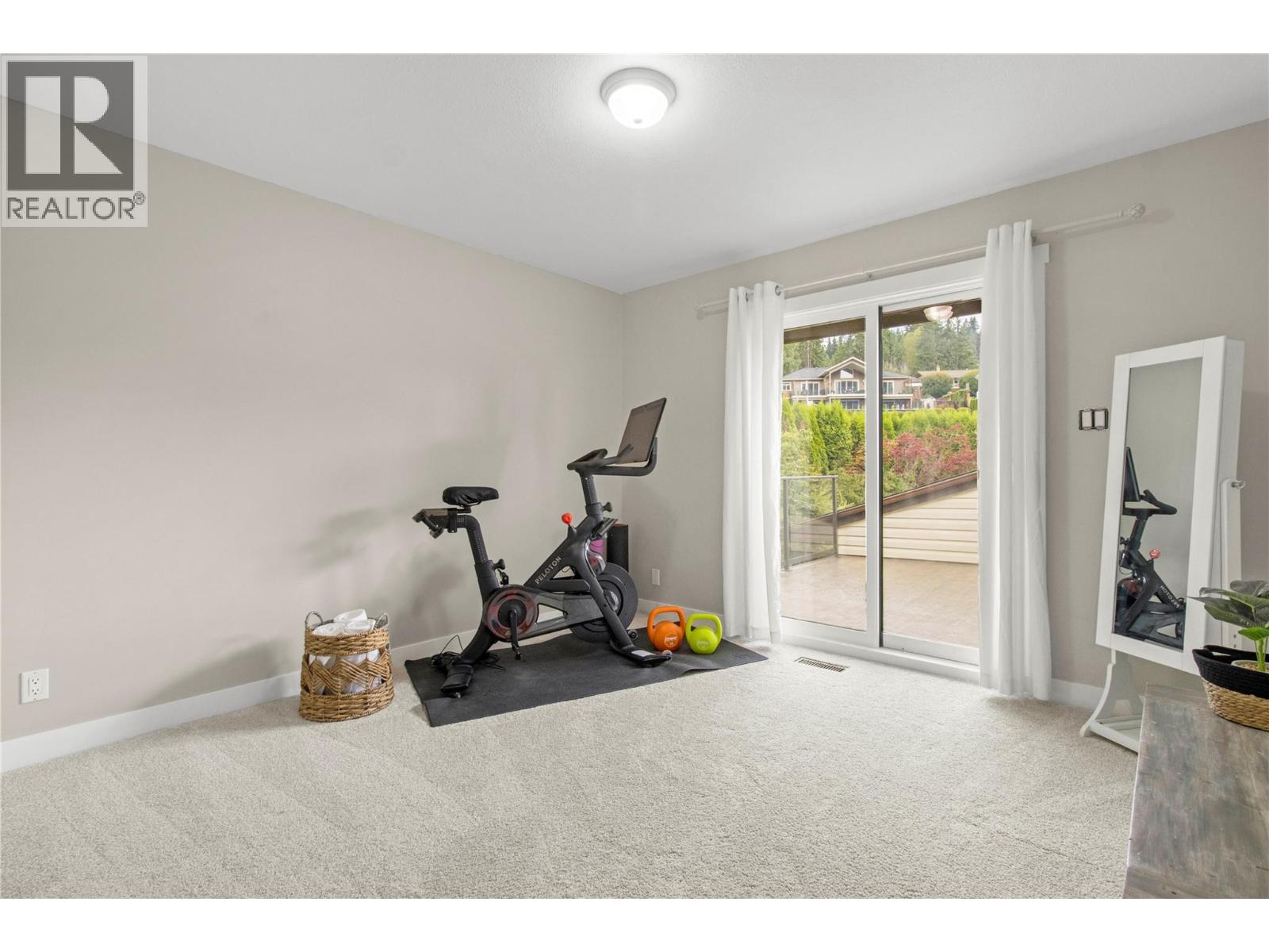 Gallery Images - 2484 Sunrise Boulevard, Blind Bay, BC