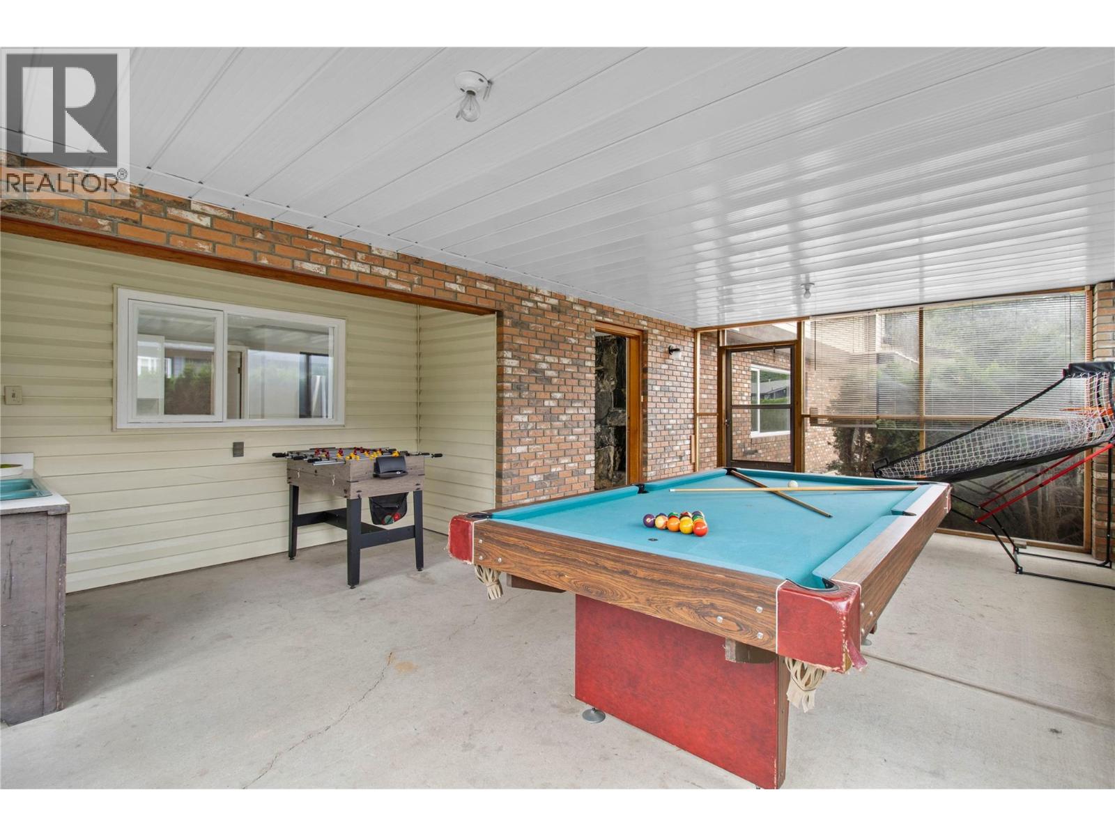 Gallery Images - 2484 Sunrise Boulevard, Blind Bay, BC